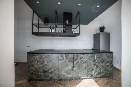 4. Cucina su misura rivestita in gres